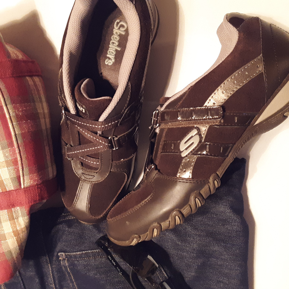 SKETCHERS Casual walkers